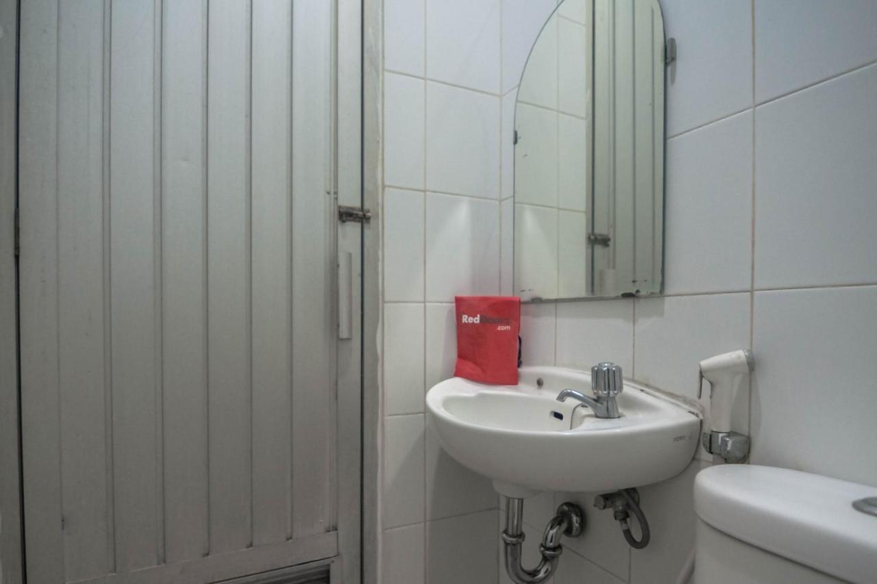 Reddoorz Near Rs Husada Jakarta Extérieur photo